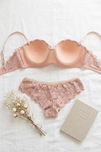 Lamelif Çıkarılabilir Askılı Lotus Takım