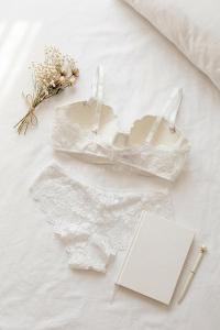 Lamelif Çıkarılabilir Askılı Lotus Takım