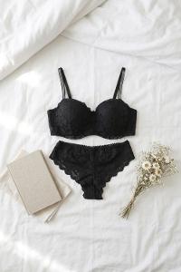 Lamelif Çıkarılabilir Askılı Lotus Takım