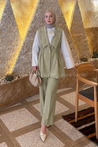 Plum Green V Neck Sleeveless Arm Crepe Fabric Regular Trousers Material Suit