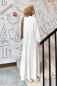 Lamelif Katleya Model İşlemeli Elbise Ekru