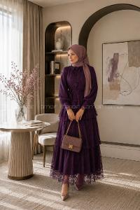 Lamelif Dantel İşlemeli Kat Detaylı Elbise Mürdüm