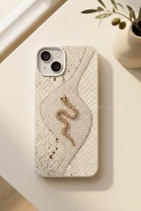 Lamelif iPhone 13/14 Altın Yılan Figürlü  Telefon Kılıfı