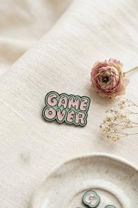 lamelif Game Over Broş