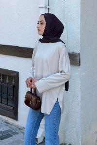 Lamelif Yırtmaç Detaylı Basic Bluz Bej