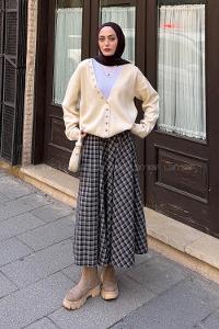 Ecru V Neck Long Arm Cardigan