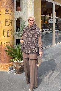 Lamelif Ekose Yelek Detaylı Üçlü Takım Kahverengi