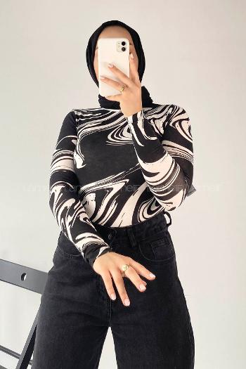 Lamelif Yarım Balıkçı Yaka Desenli Body Siyah