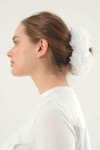 White Combed Fabric Straight Shawl