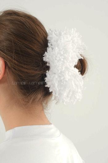 White Combed Fabric Straight Shawl