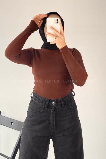 Bitter Brown Turtle Neck Long Arm Cotton Body