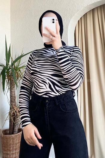 Black-1 Medium Crew Neck Long Arm Cotton Body