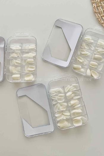 Off White Artificial Nails