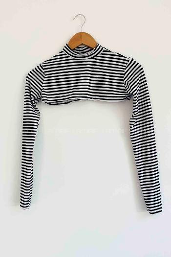 White Black Medium Crew Neck Long Arm Unprinted Oversleeve
