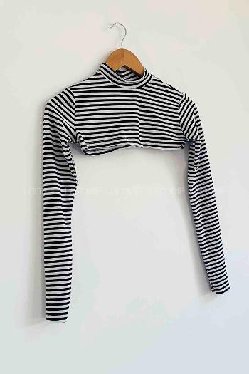 White Black Medium Crew Neck Long Arm Unprinted Oversleeve