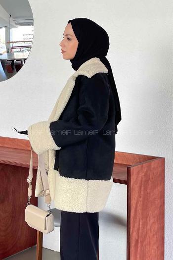 Lamelif Önü Boydan Düğmeli Kürklü Mont Siyah