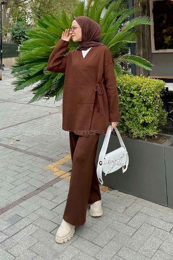 Brown Scarf Neck Knitwear Regular Trousers Comfortable Suit