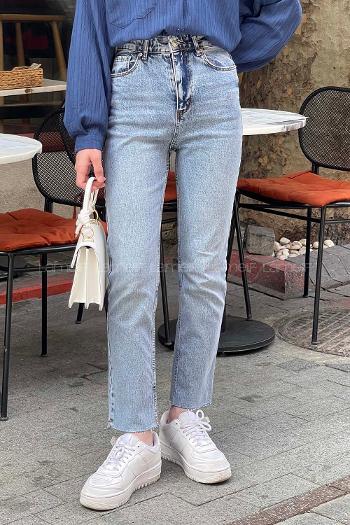 Lamelif Kesik Paça Fit Jean Buz Mavisi