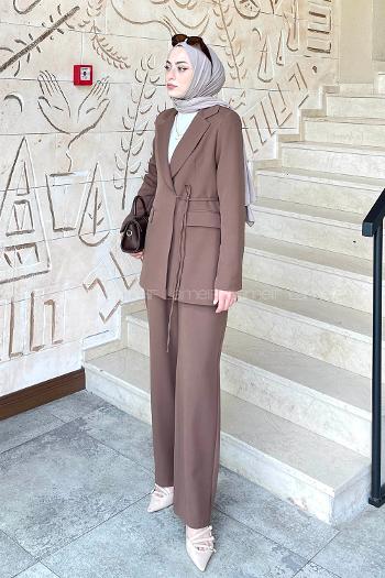Lamelif Bağlama Detaylı Ceket Takım Kahverengi