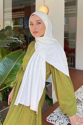 Off White Combed Fabric Straight Shawl