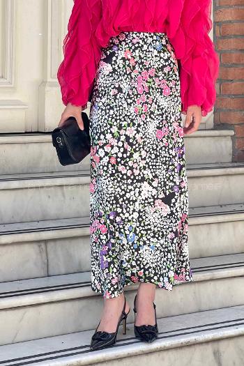 Lamelif Saten Pamuklu Çiçek Detaylı Etek Siyah