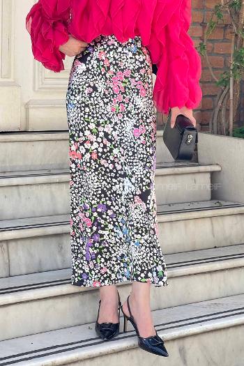 Lamelif Saten Pamuklu Çiçek Detaylı Etek Siyah