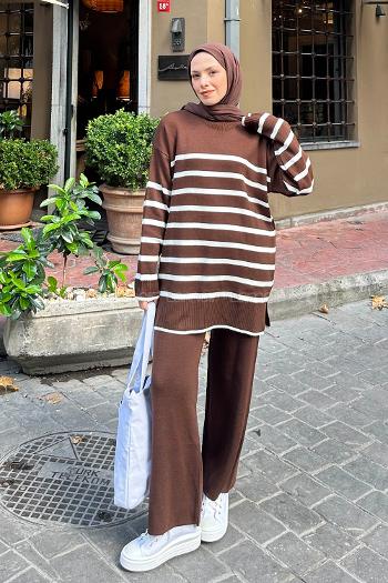 Lamelif Çizgili Yaka Düğme Detaylı Triko Tesettür Takım Acı Kahve