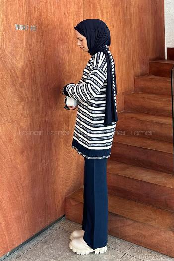 Lamelif Çizgili Yan Düğme Detaylı Triko Tesettür Takım Lacivert