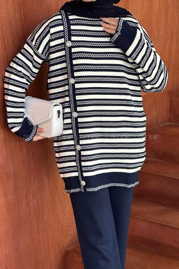 Lamelif Çizgili Yan Düğme Detaylı Triko Tesettür Takım Lacivert