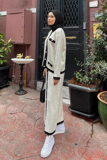 Lamelif Cep Detaylı Düğme Detaylı Triko Tesettür Takım Ekru