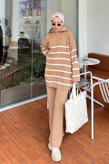 Lamelif Yaka Fermuarlı Çizgili Triko Tesettür Takım Sütlü Kahve