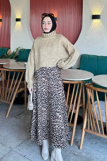 Camel Medium Crew Neck Long Arm Jumper