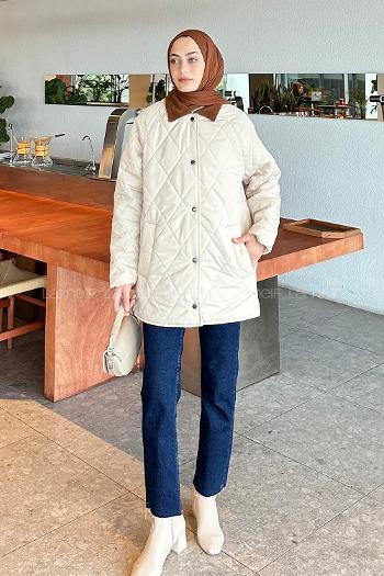 Lamelif Kadife Yaka Detaylı Kapitone Mont Krem