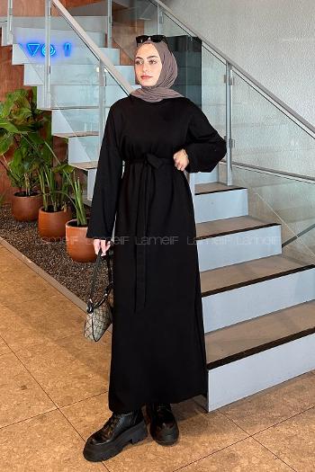 Lamelif Etek Ucu Armalı Kuşaklı Elbise Siyah