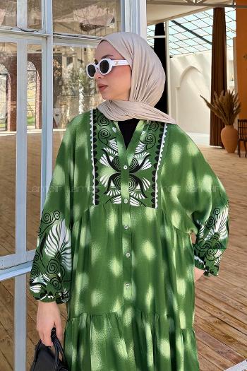 Lamelif Düğmeli Yarasa Kol Etnik Desen Tesettür Elbise Yeşil