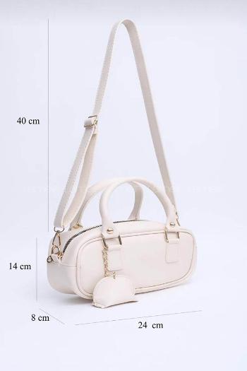 Lamelif Charm Detaylı Fermuarlı Ayarlanabilir Askılı El, Kol ve Omuz Çantası Krem