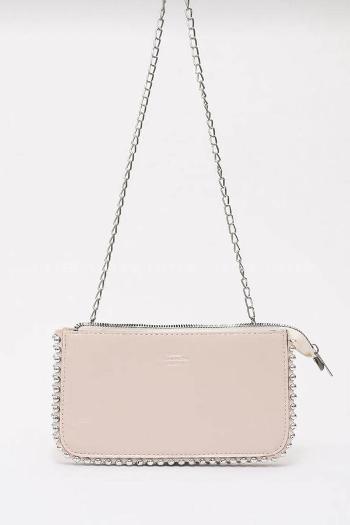 Lamelif Zımbalı Çapraz Askılı Zincirli Model Yumuşak Deri Fermuarlı Kadın Omuz Çantası Krem