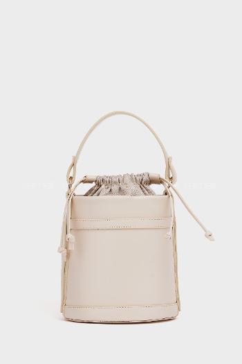 Lamelif Kova model Kontrast Dikişli Büzgülü Kapatma El ve Omuz Çanta Krem