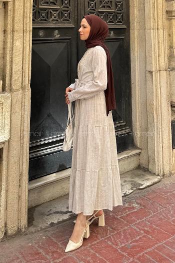 Lamelif Dantel Detaylı Kuşaklı Gofre Elbise Taş Rengi