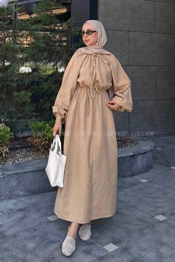 Lamelif Balon Kol Bağlamalı Tesettür Elbise Kum Beji