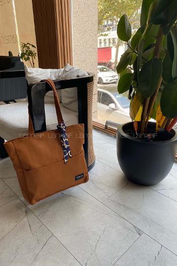 Lamelif İç Astarlı Geniş Kol Çantası Taba