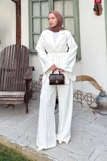 Lamelif Derin Pens Detaylı Tesettür Takım Beyaz