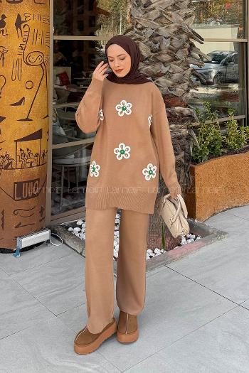 Lamelif İnci Detaylı Triko Takım Camel