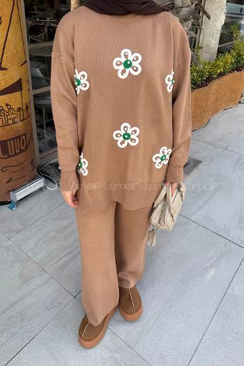 Lamelif İnci Detaylı Triko Takım Camel