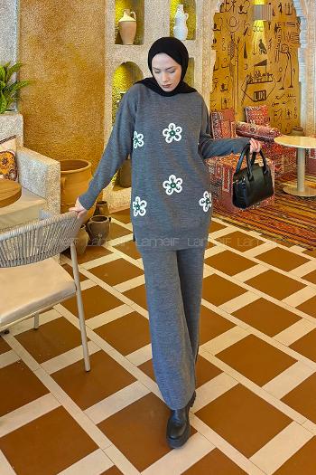 Lamelif İnci Detaylı Triko Takım Füme