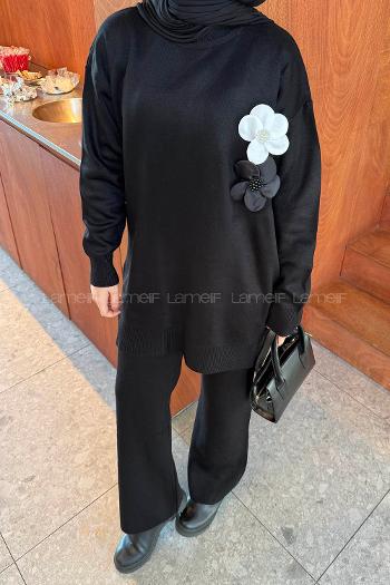 Lamelif Çiçek Aksesuarlı Triko Takım Siyah