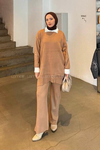 Lamelif Yakası Taşlı Triko Takım Camel