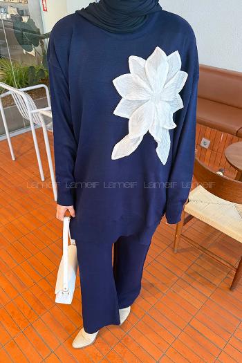 Lamelif Çiçek Aksesuarlı Triko Takım Lacivert