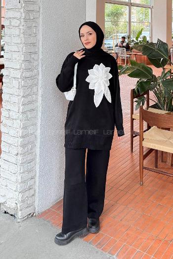 Lamelif Çiçek Aksesuarlı Triko Takım Siyah