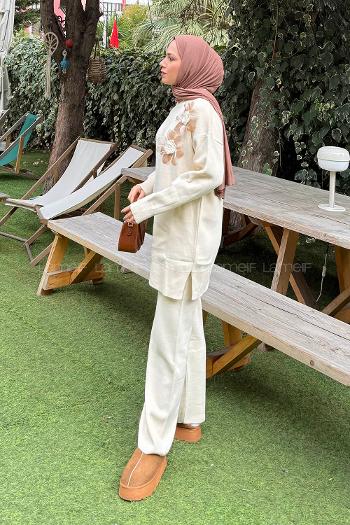 Lamelif Aksesuarlı Triko Takım Bej